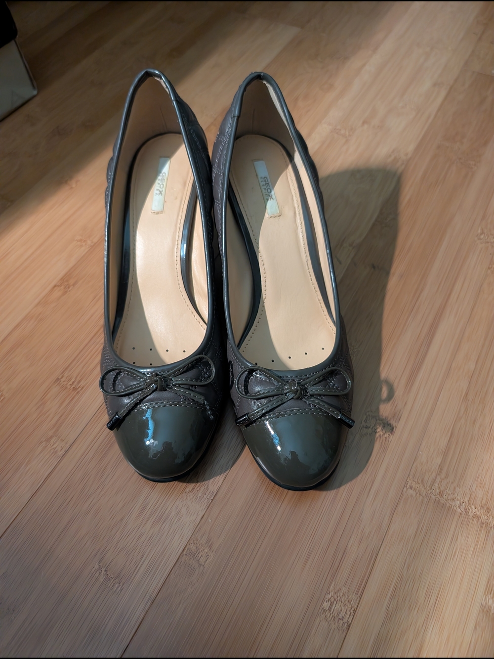 Geox Women's Charcoal Patent Toe Ballet Heels with Bow